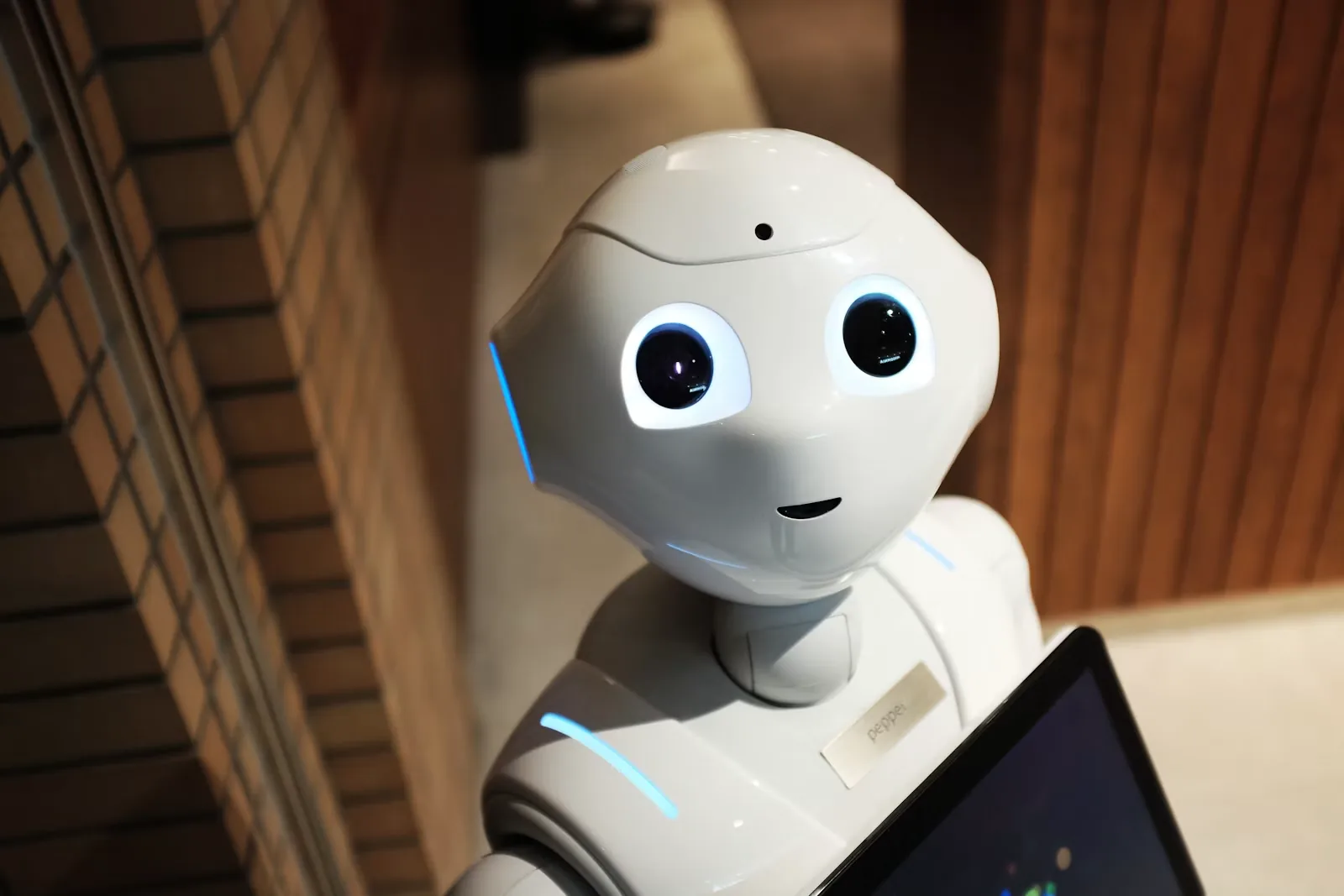 Robot de automatización en un entorno industrial